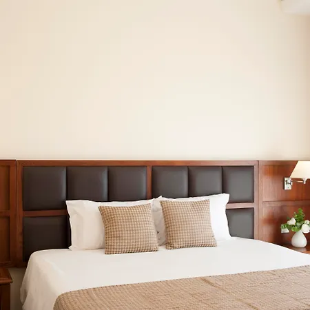 Ajax Hotel 4*