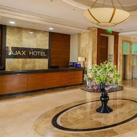 アヤックス ホテル 4*